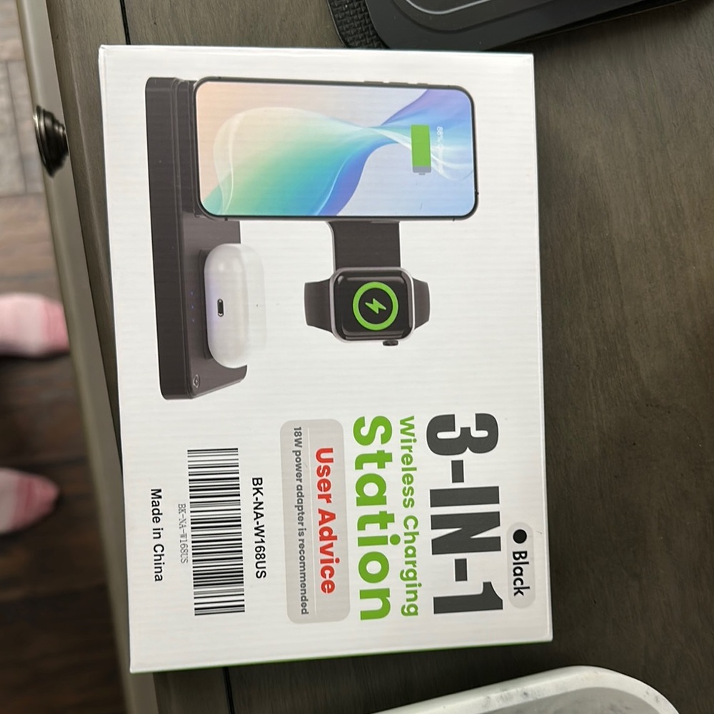 NIB Black Wireless Charging Station for Multiple Devices